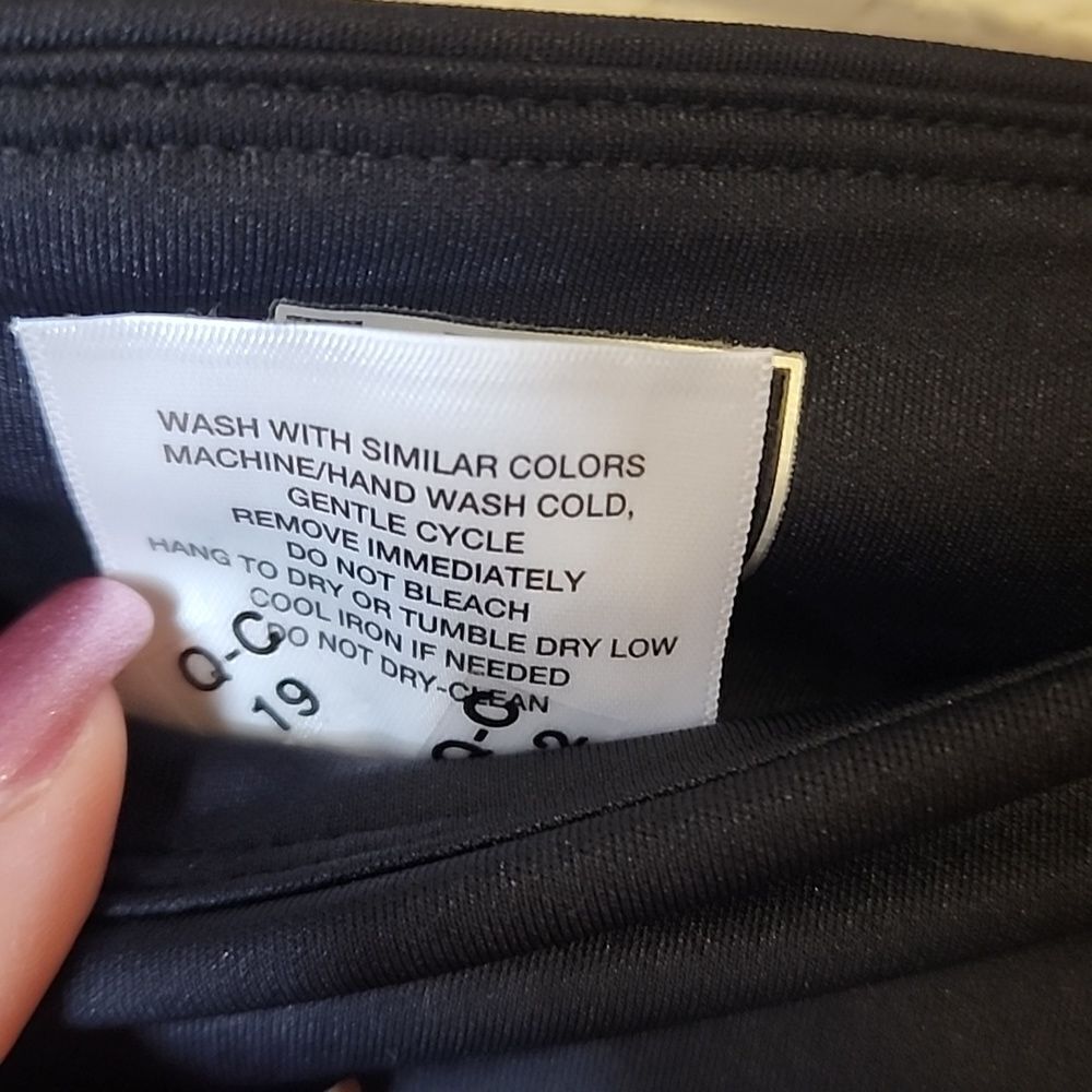 MONDETTA Womens XS "Training" Side Pocket Active‎ Capri Leggings NWT - Picture 10 of 10